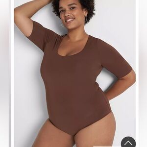 Lane Bryant Fitted Short-Sleeve Scoop-Neck Bodysuit size 18/20